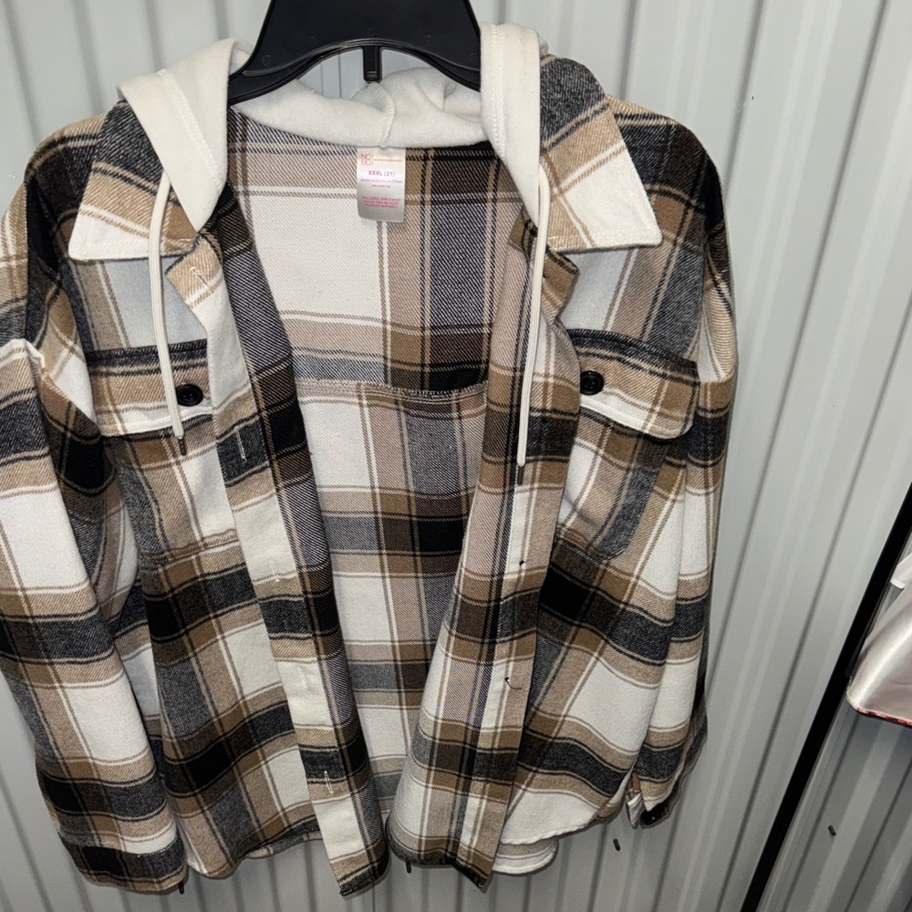 No Boundaries Tan and Black Plaid Jacket